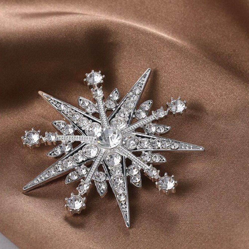 🩶 NEW Elegant Silver Sparkling Crystal Starburst Brooch 🩶